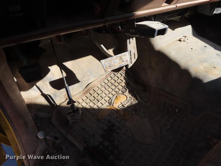 image for item DF1289 1992 GMC Sierra 3500 box truck