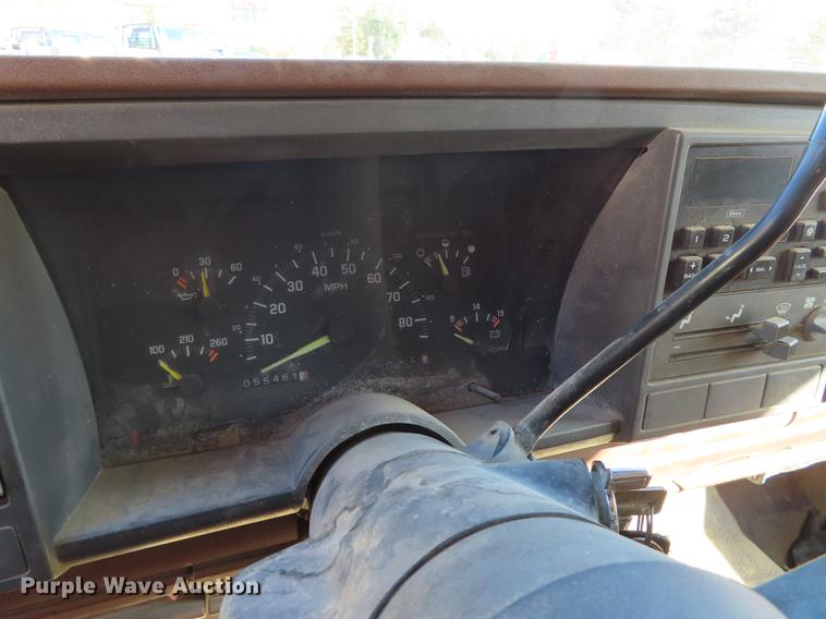 image for item DF1289 1992 GMC Sierra 3500 box truck