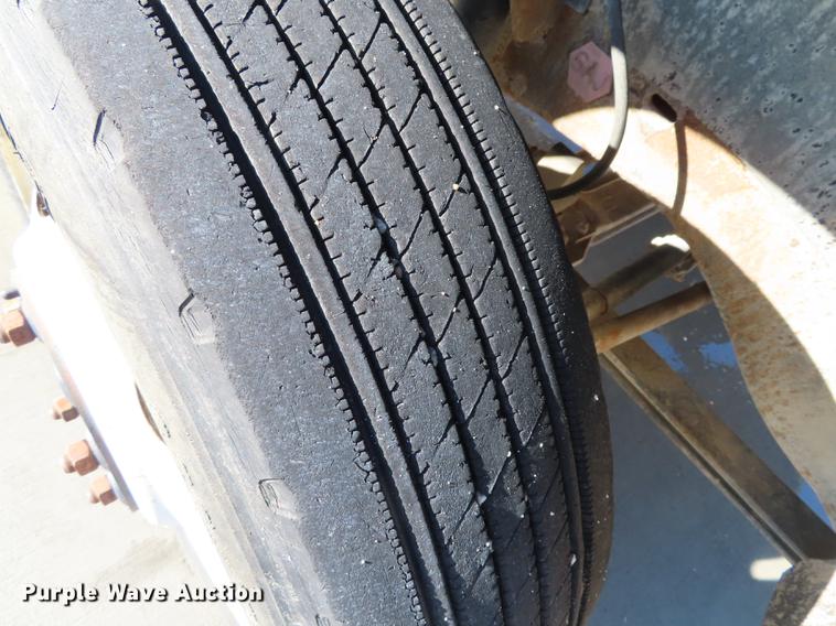 image for item DF1289 1992 GMC Sierra 3500 box truck