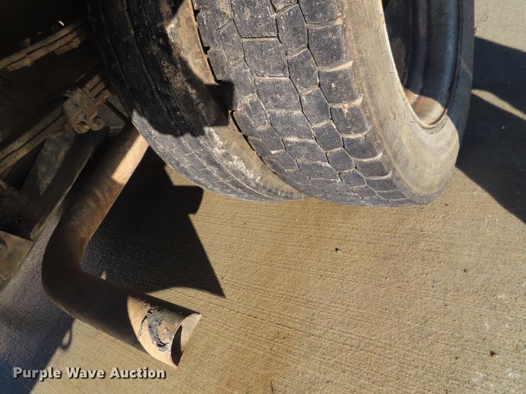 image for item DF1289 1992 GMC Sierra 3500 box truck