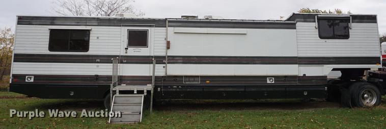 image for item DF1533 1986 Otterbacher Alum A Body camper