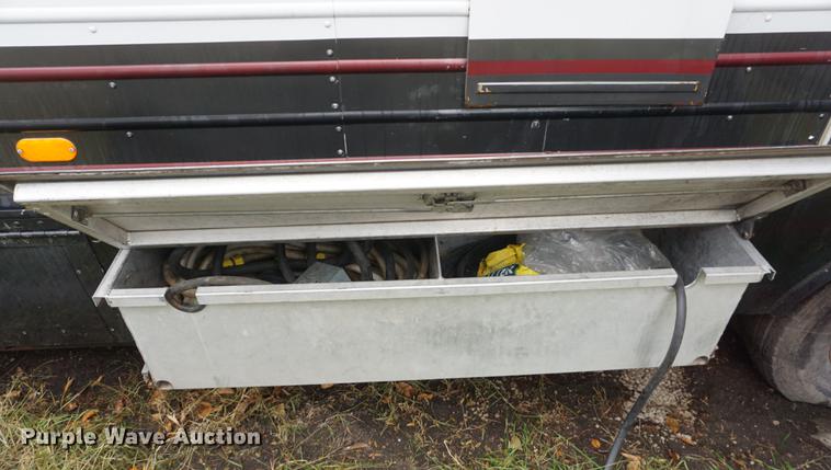 image for item DF1533 1986 Otterbacher Alum A Body camper