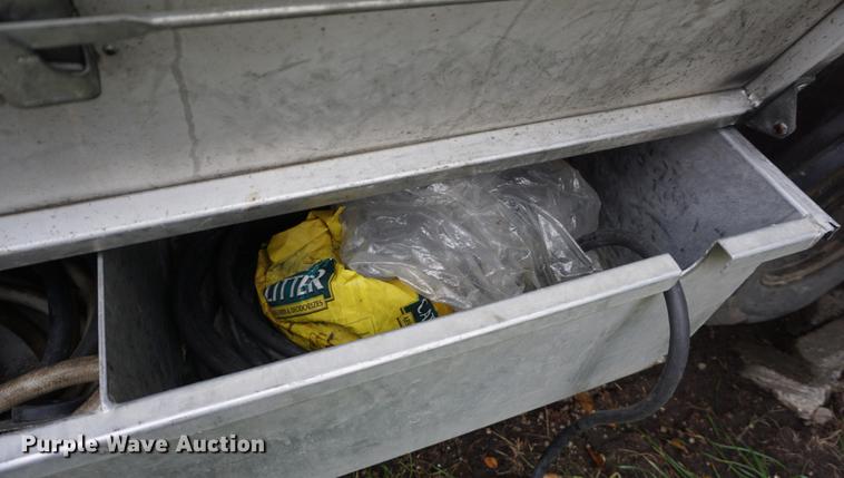 image for item DF1533 1986 Otterbacher Alum A Body camper