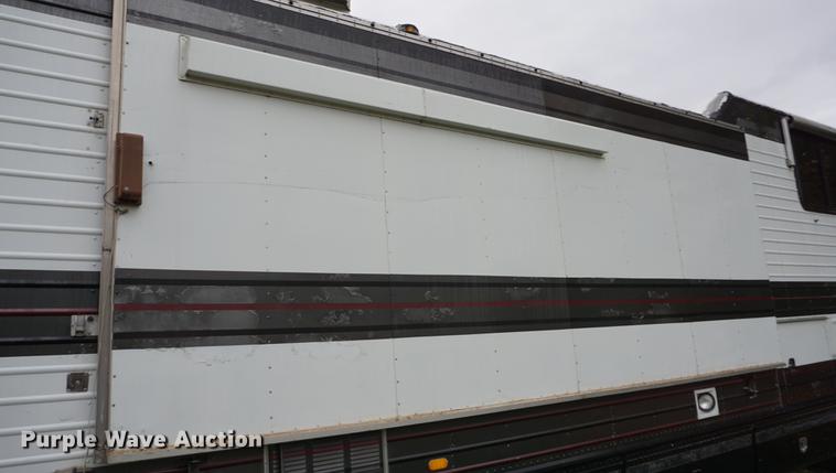 image for item DF1533 1986 Otterbacher Alum A Body camper