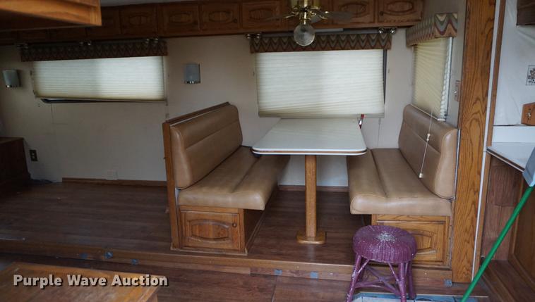 image for item DF1533 1986 Otterbacher Alum A Body camper