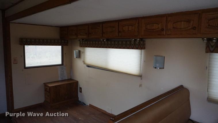 image for item DF1533 1986 Otterbacher Alum A Body camper