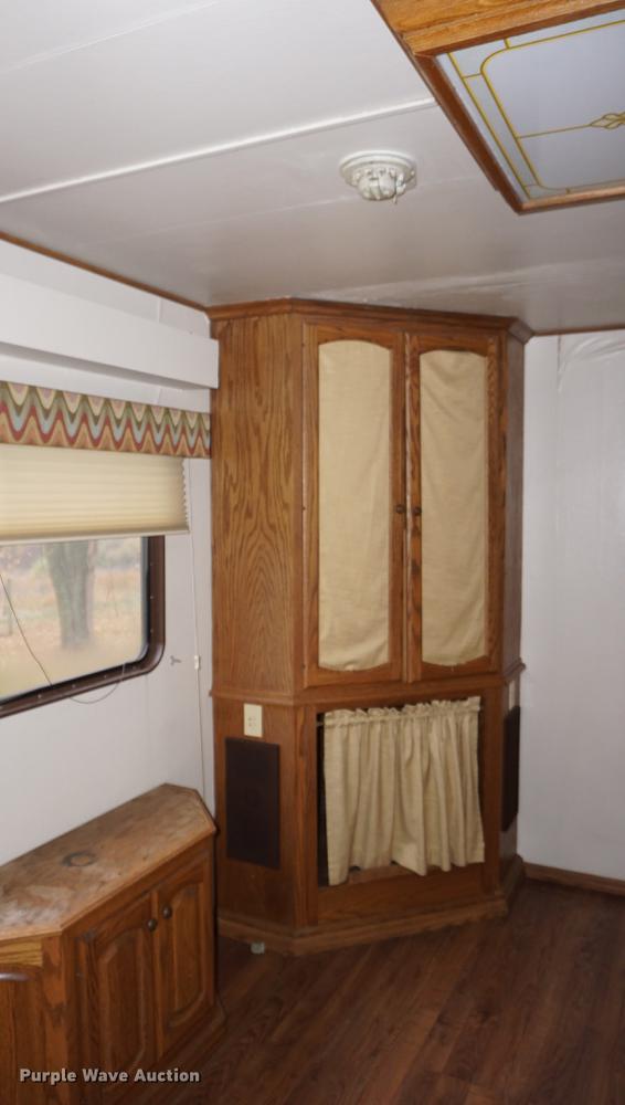 image for item DF1533 1986 Otterbacher Alum A Body camper