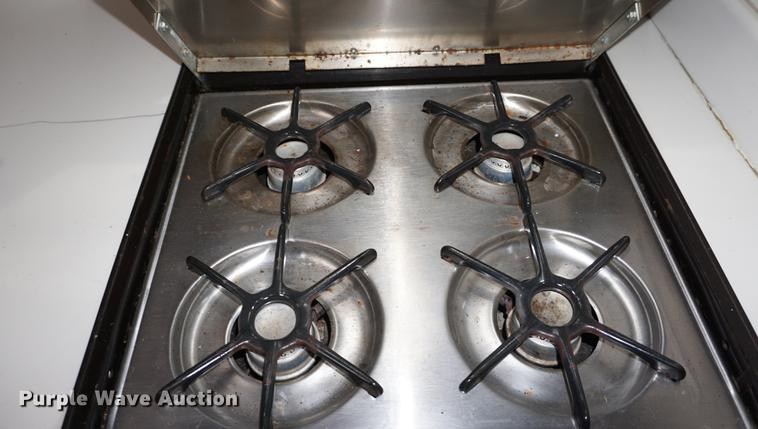 image for item DF1533 1986 Otterbacher Alum A Body camper