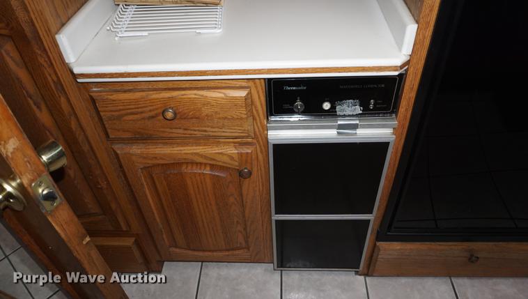 image for item DF1533 1986 Otterbacher Alum A Body camper