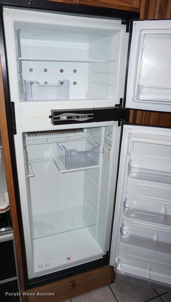 image for item DF1533 1986 Otterbacher Alum A Body camper