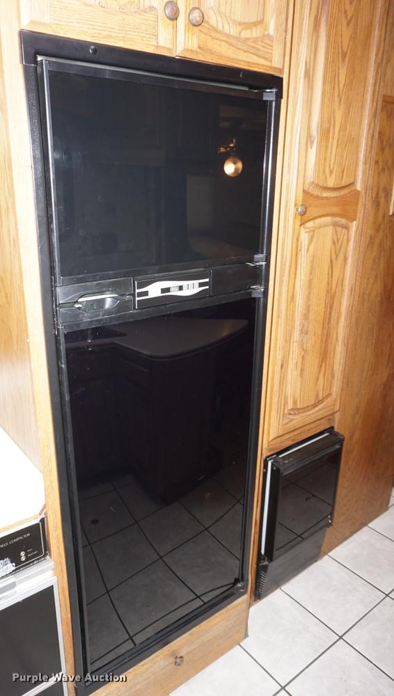 image for item DF1533 1986 Otterbacher Alum A Body camper