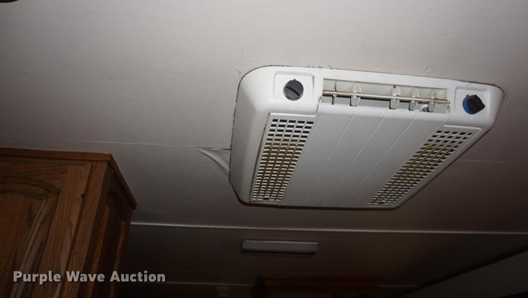 image for item DF1533 1986 Otterbacher Alum A Body camper