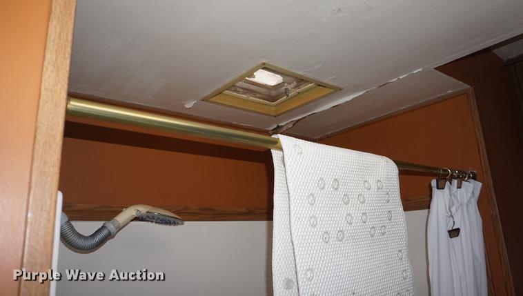 image for item DF1533 1986 Otterbacher Alum A Body camper