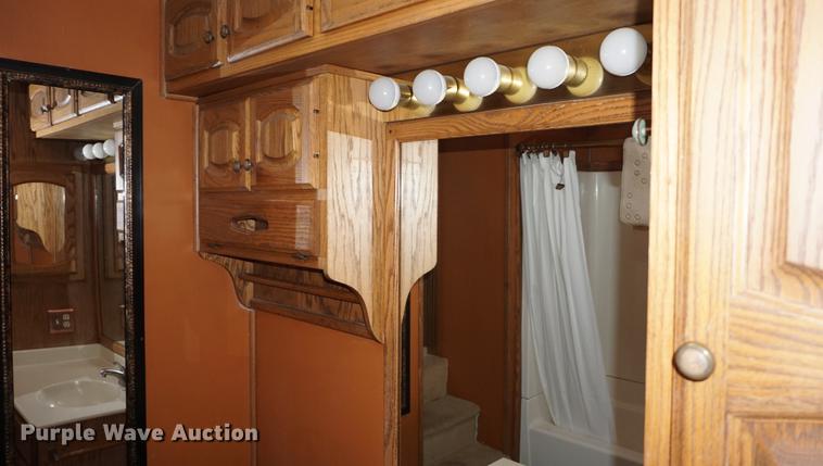 image for item DF1533 1986 Otterbacher Alum A Body camper