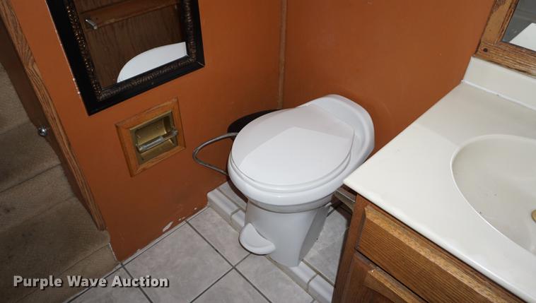 image for item DF1533 1986 Otterbacher Alum A Body camper