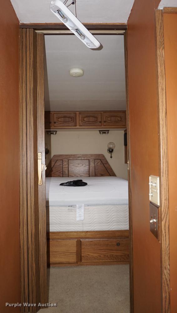 image for item DF1533 1986 Otterbacher Alum A Body camper