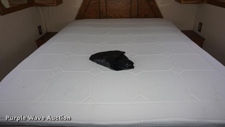 image for item DF1533 1986 Otterbacher Alum A Body camper