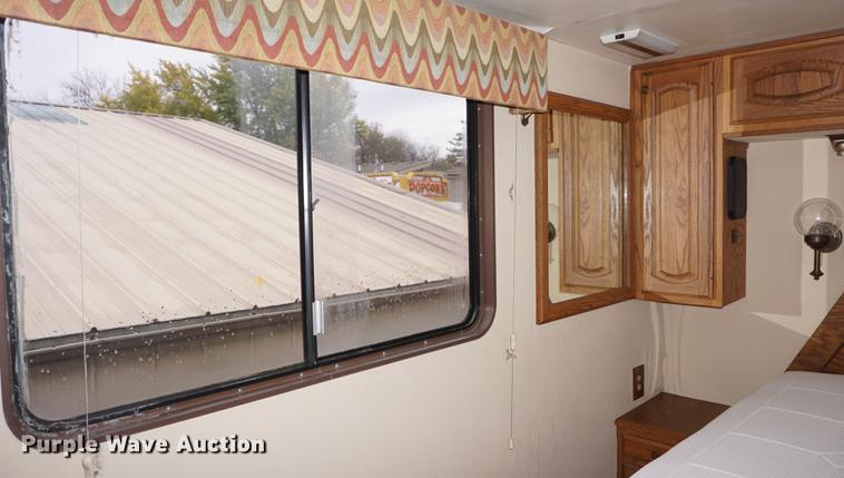 image for item DF1533 1986 Otterbacher Alum A Body camper