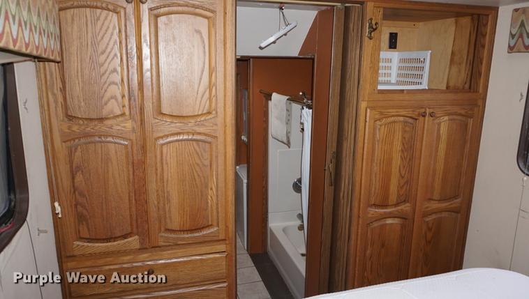 image for item DF1533 1986 Otterbacher Alum A Body camper