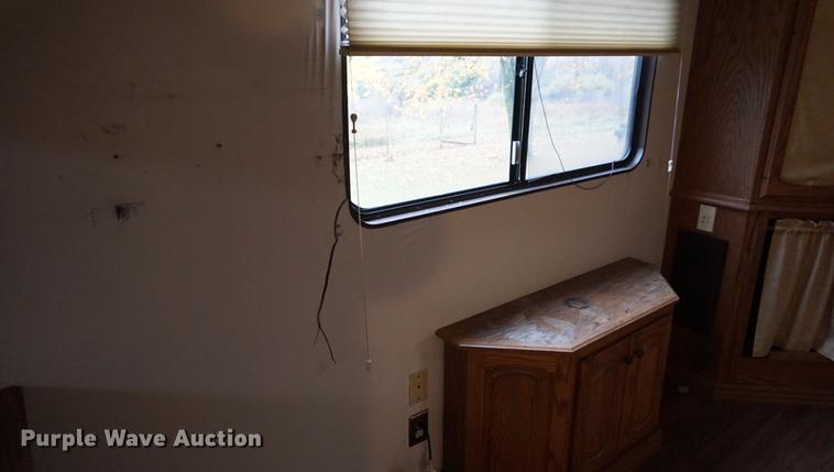 image for item DF1533 1986 Otterbacher Alum A Body camper