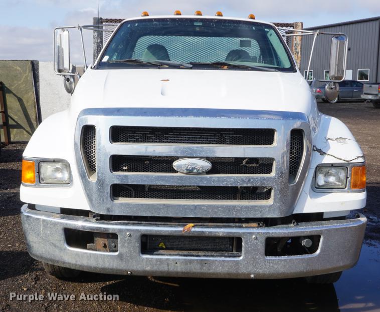 image for item DF1534 2009 Ford F650 Super Duty flatbed truck