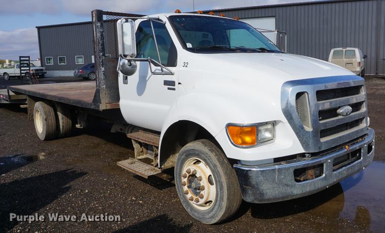 image for item DF1534 2009 Ford F650 Super Duty flatbed truck