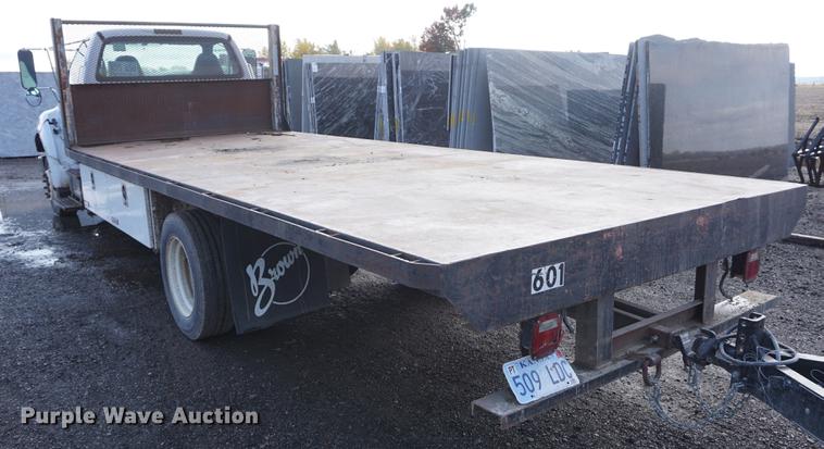 image for item DF1534 2009 Ford F650 Super Duty flatbed truck