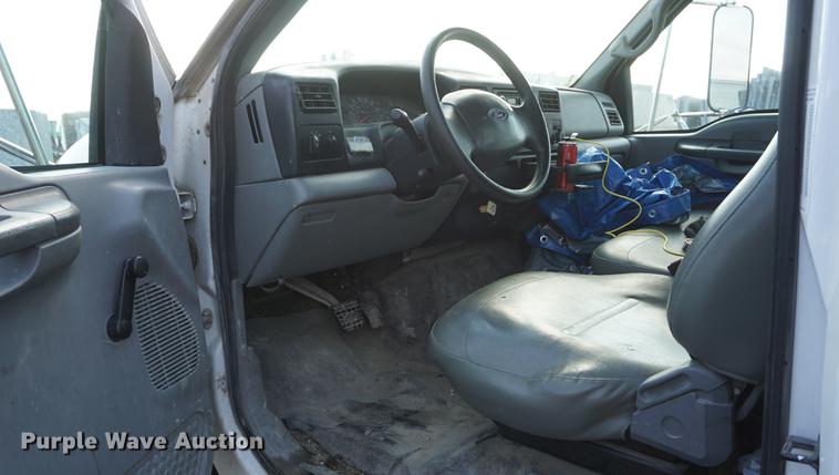 image for item DF1534 2009 Ford F650 Super Duty flatbed truck