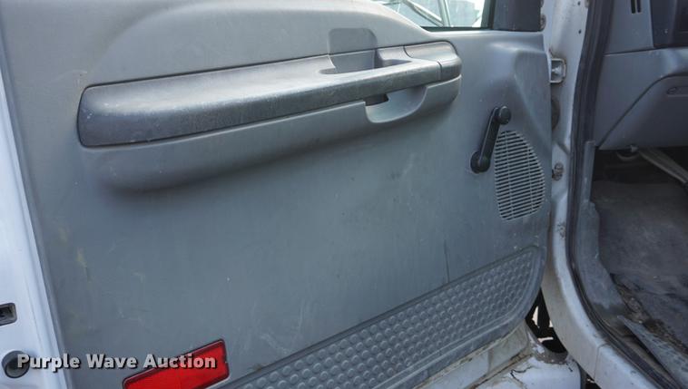 image for item DF1534 2009 Ford F650 Super Duty flatbed truck