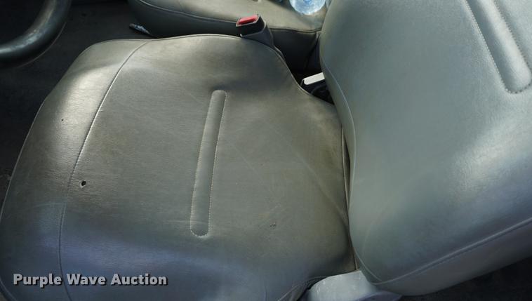 image for item DF1534 2009 Ford F650 Super Duty flatbed truck