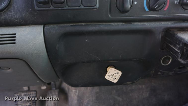 image for item DF1534 2009 Ford F650 Super Duty flatbed truck