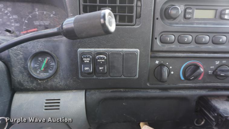 image for item DF1534 2009 Ford F650 Super Duty flatbed truck