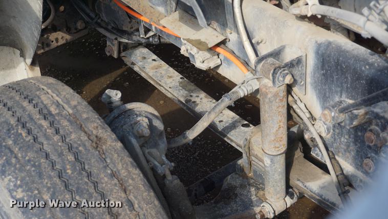 image for item DF1534 2009 Ford F650 Super Duty flatbed truck