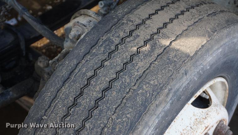 image for item DF1534 2009 Ford F650 Super Duty flatbed truck