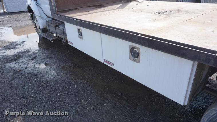 image for item DF1534 2009 Ford F650 Super Duty flatbed truck