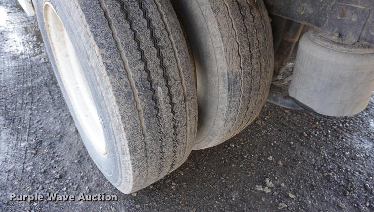 image for item DF1534 2009 Ford F650 Super Duty flatbed truck