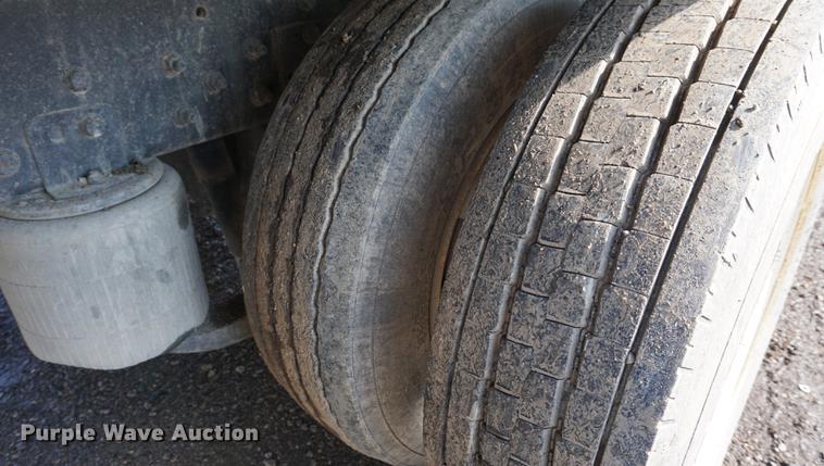 image for item DF1534 2009 Ford F650 Super Duty flatbed truck