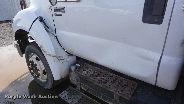 image for item DF1534 2009 Ford F650 Super Duty flatbed truck