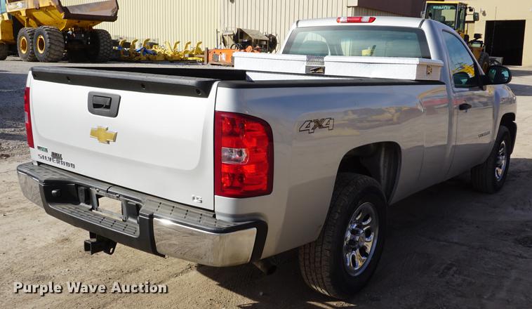 image for item DF1555 2011 Chevrolet Silverado 1500 pickup truck