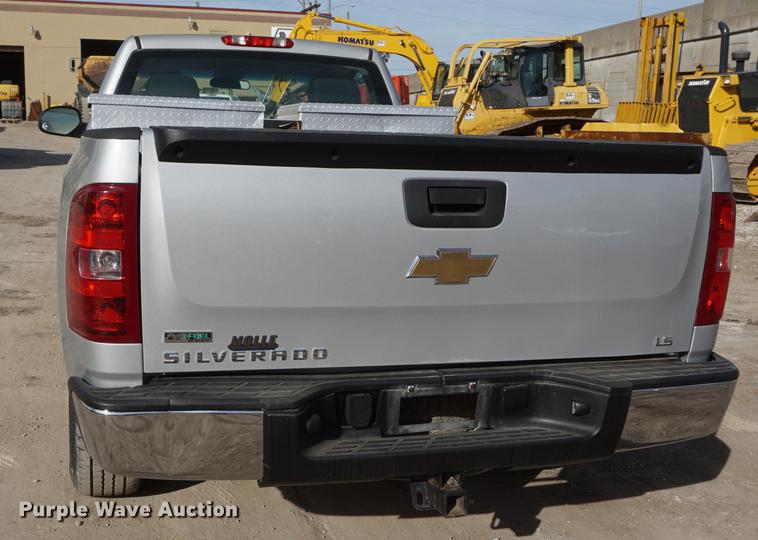 image for item DF1555 2011 Chevrolet Silverado 1500 pickup truck