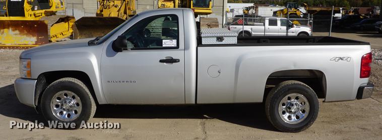 image for item DF1555 2011 Chevrolet Silverado 1500 pickup truck