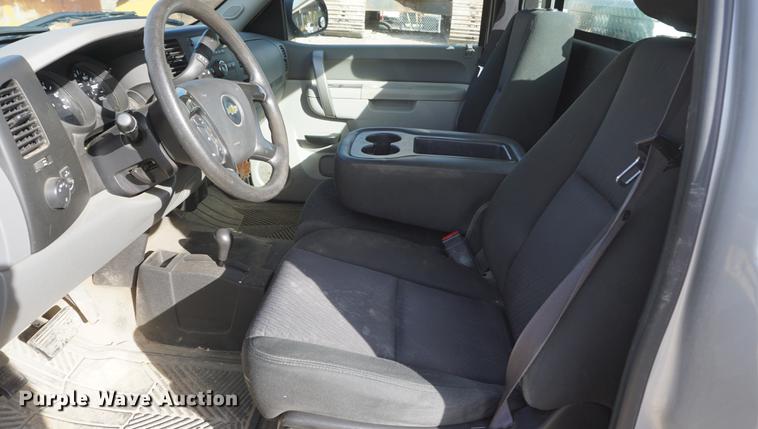 image for item DF1555 2011 Chevrolet Silverado 1500 pickup truck