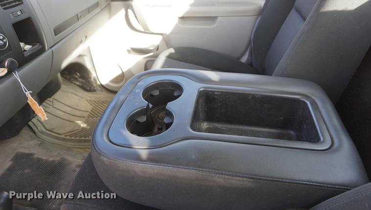 image for item DF1555 2011 Chevrolet Silverado 1500 pickup truck