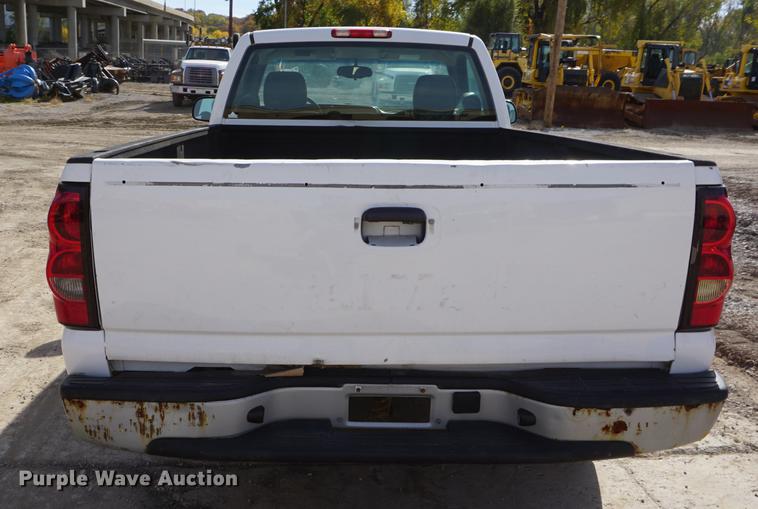 image for item DF1556 2006 Chevrolet Silverado 1500 pickup truck