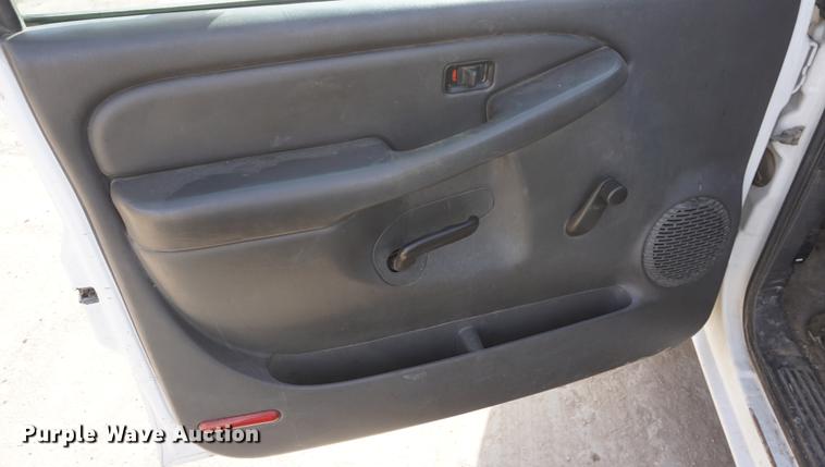 image for item DF1556 2006 Chevrolet Silverado 1500 pickup truck