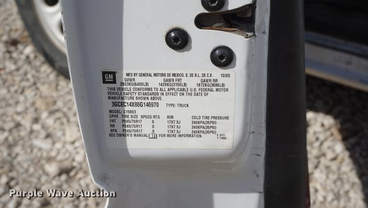 image for item DF1556 2006 Chevrolet Silverado 1500 pickup truck