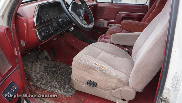 image for item DF1570 1991 Ford F250 SuperCab pickup truck