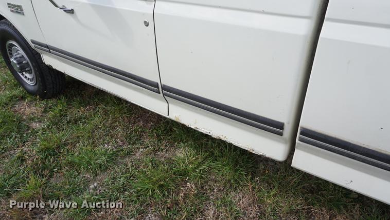 image for item DF1570 1991 Ford F250 SuperCab pickup truck