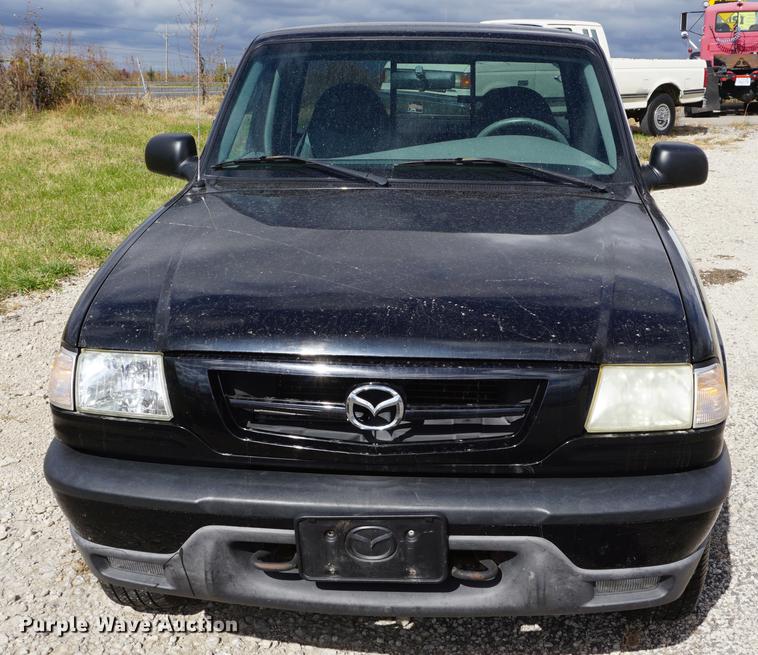 image for item DF1571 2001 Mazda B3000 pickup truck