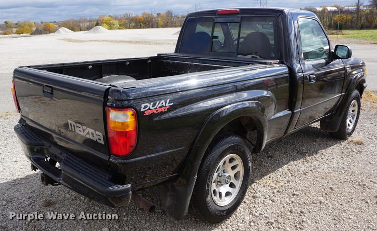 image for item DF1571 2001 Mazda B3000 pickup truck